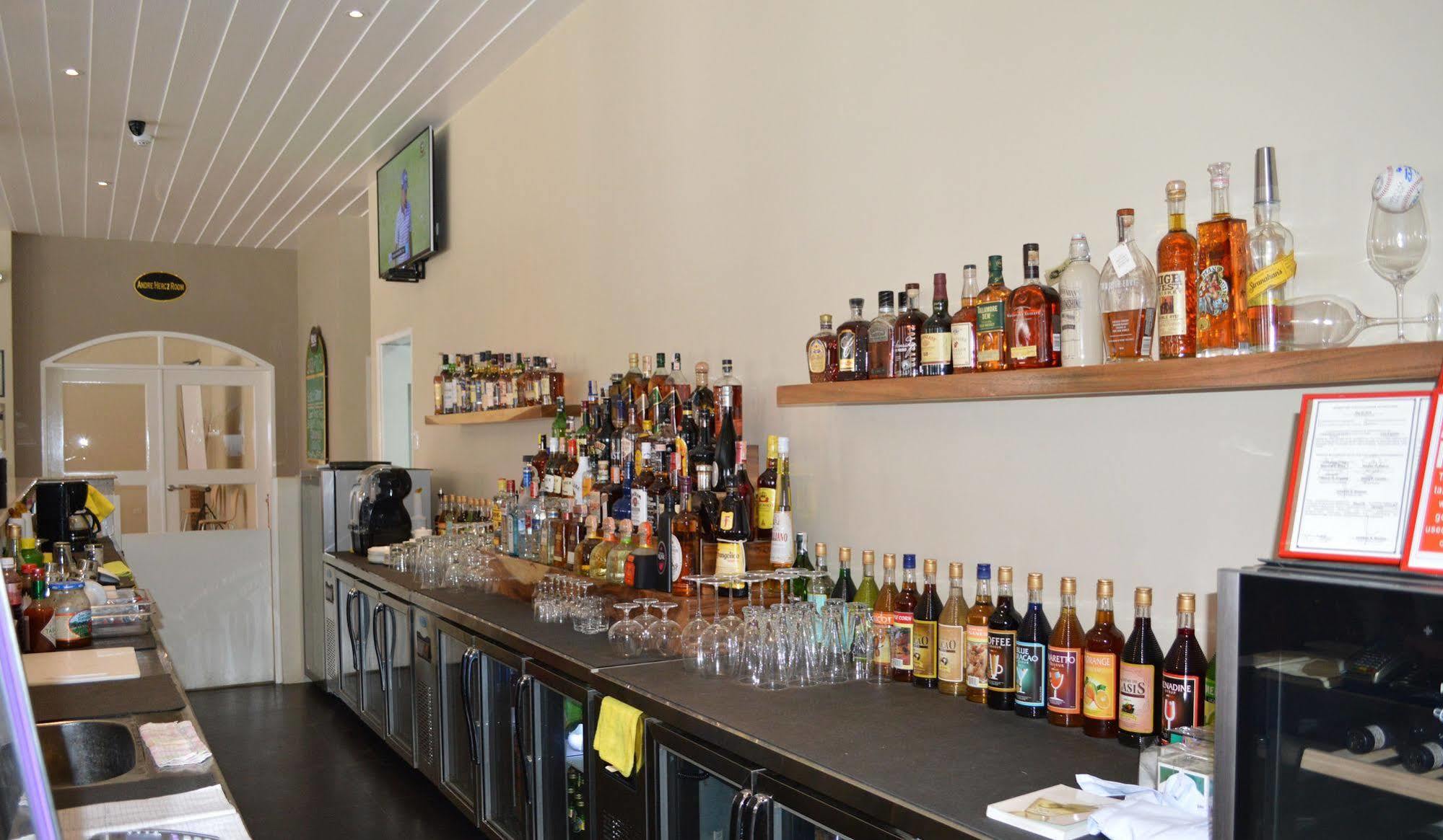 Kingsley'S Hotel And Gastro Pub Mabalacat Eksteriør billede